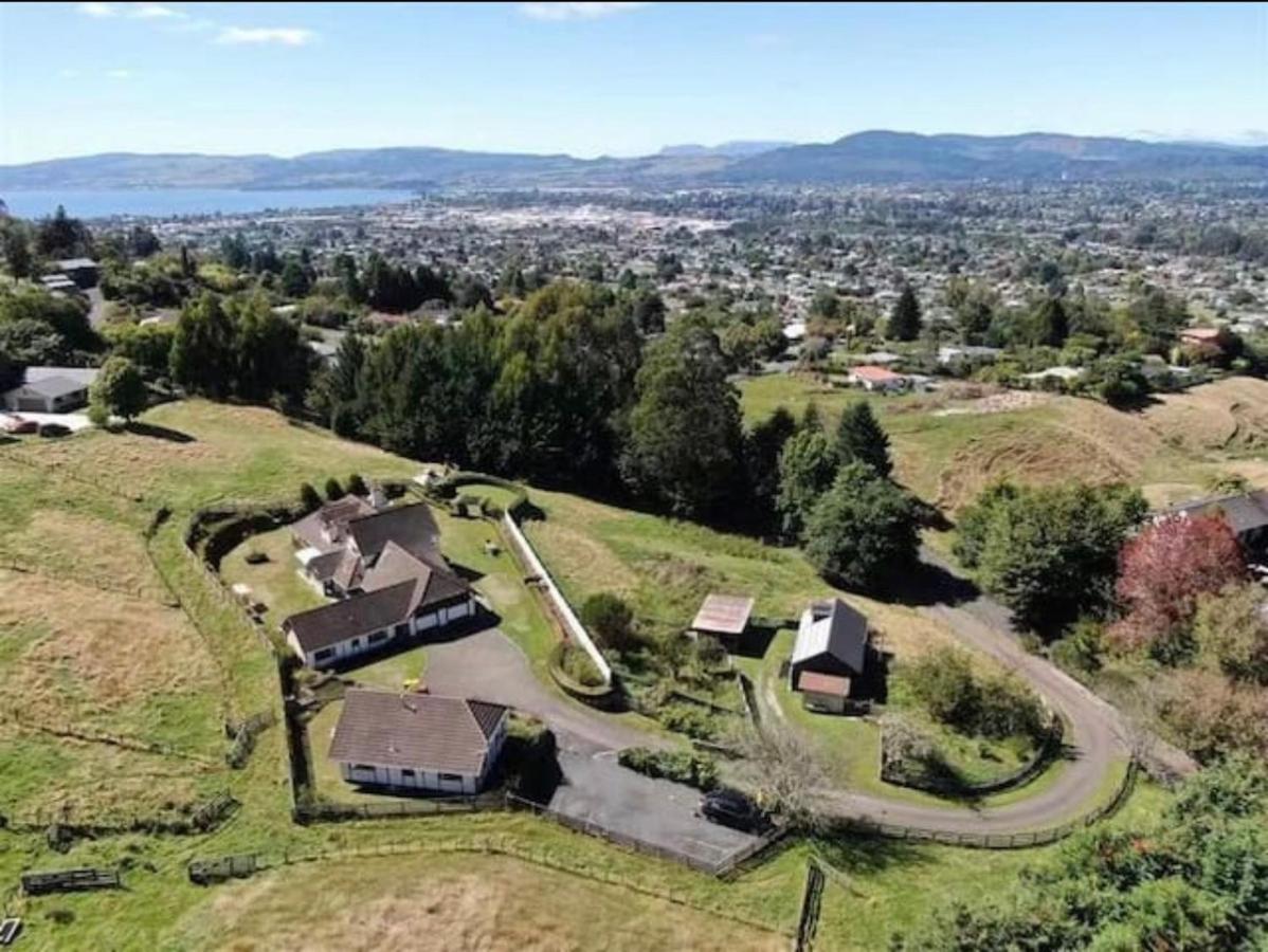 Skyline Mountain View Lodge Up To 16 People Rotorua Exterior foto