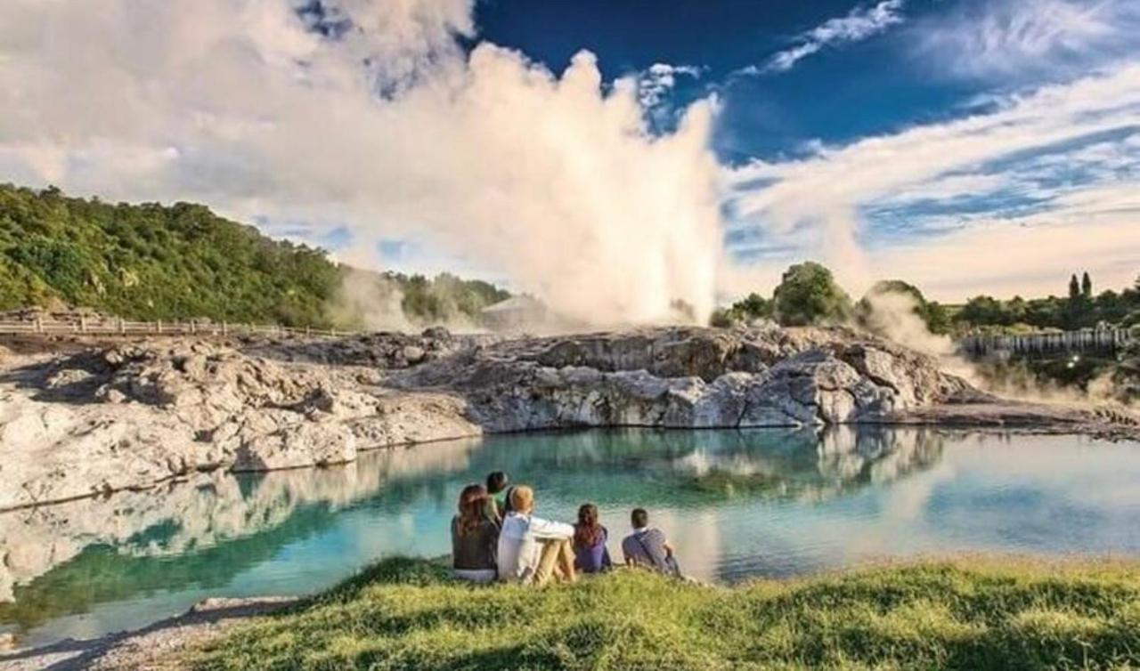 Skyline Mountain View Lodge Up To 16 People Rotorua Exterior foto